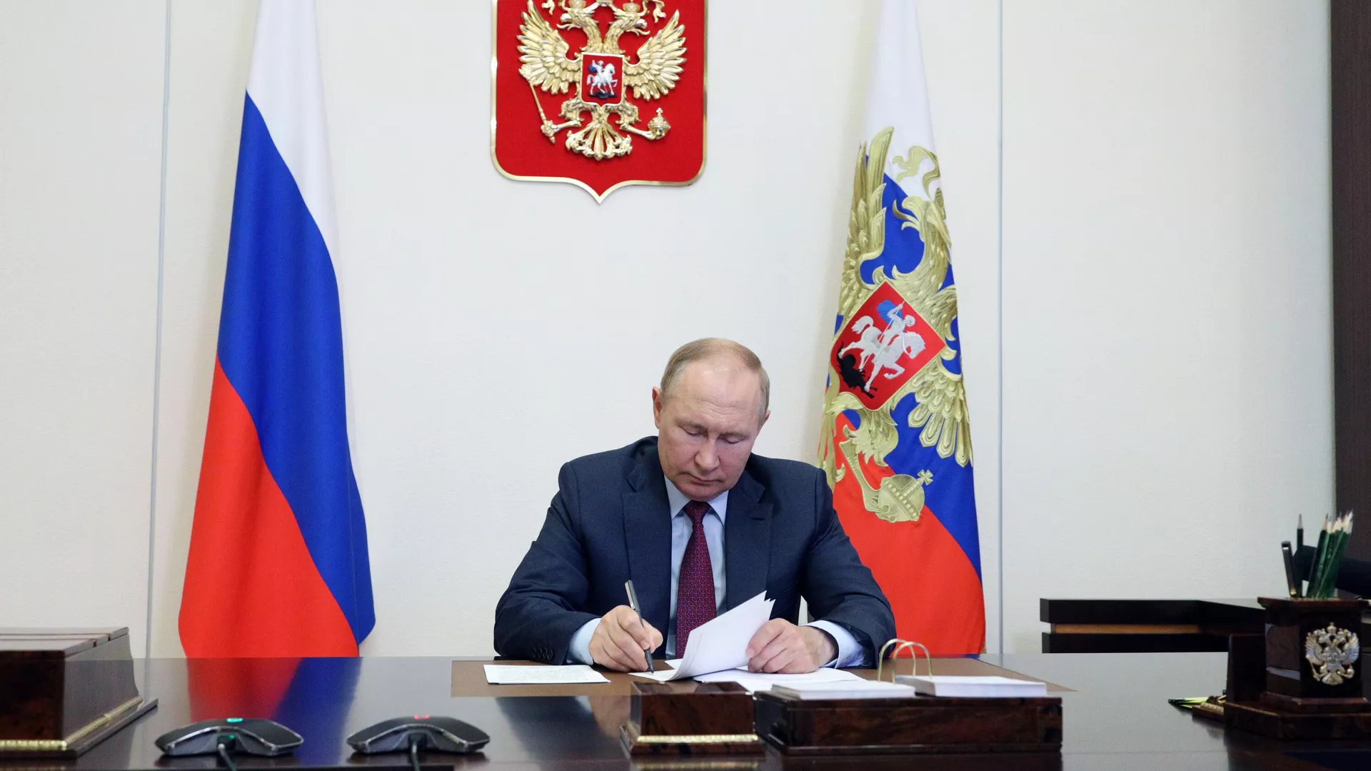 Президент России Владимир Путин установил почетное звание «Заслуженный работник избирательной системы Российской Федерации»